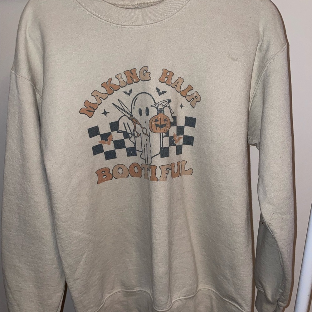 Cream Crew Neck Sweater with Vintage Graphic